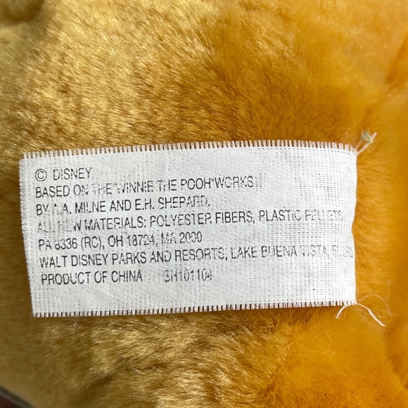 Safari Winnie the Pooh Plush Walt Disney World Animal Kingdom Park Exclusive - Picture 7 of 9